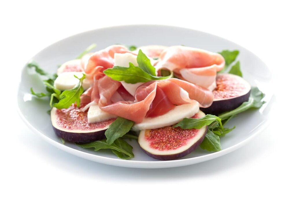 Salad,With,Rocket,,Figs,,Mozzarella,And,Dry,Cured,Ham